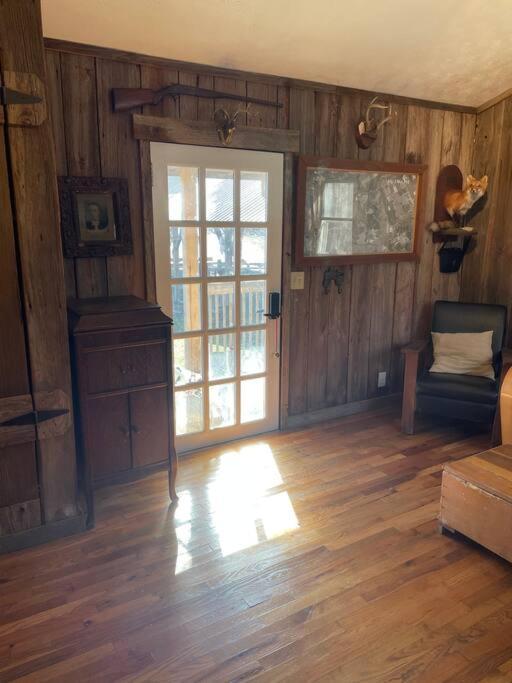 Bourbon Trail Cabin On The Farm Lawrenceburg Экстерьер фото