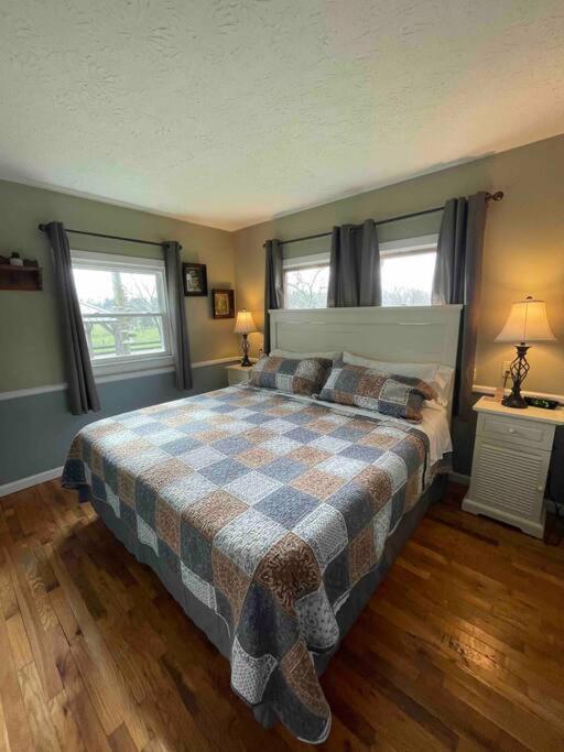 Bourbon Trail Cabin On The Farm Lawrenceburg Экстерьер фото
