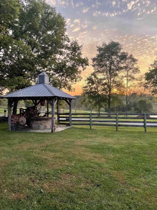 Bourbon Trail Cabin On The Farm Lawrenceburg Экстерьер фото