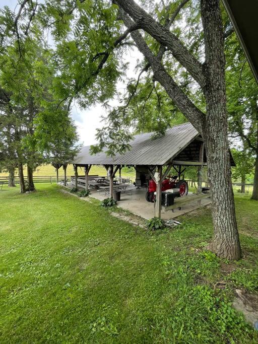 Bourbon Trail Cabin On The Farm Lawrenceburg Экстерьер фото