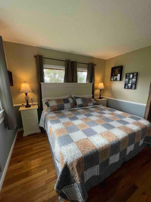 Bourbon Trail Cabin On The Farm Lawrenceburg Экстерьер фото