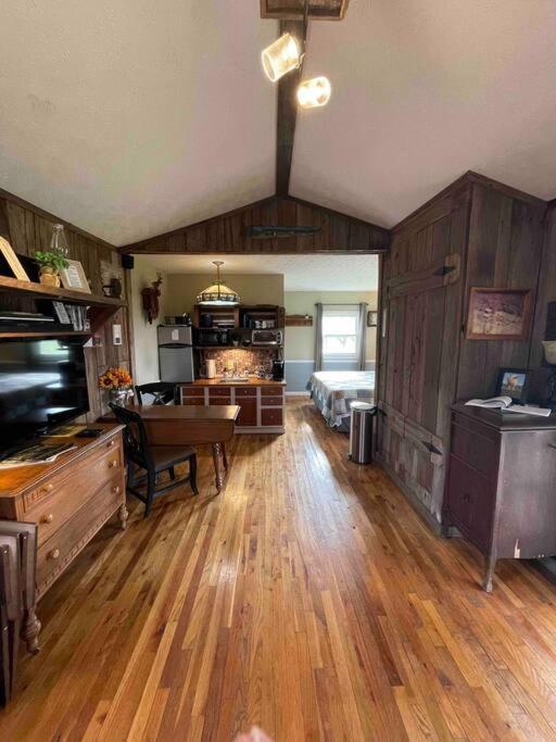 Bourbon Trail Cabin On The Farm Lawrenceburg Экстерьер фото